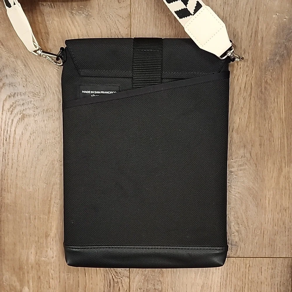 Waterfield San Francisco Bags Tablet iPad Crossbody Bag Case USA Black 9x12